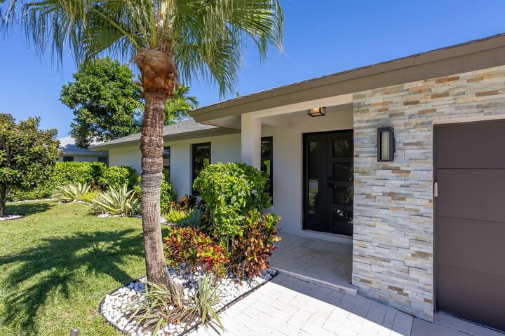 Property Photo: 2520 SW 5th Street FL 33435