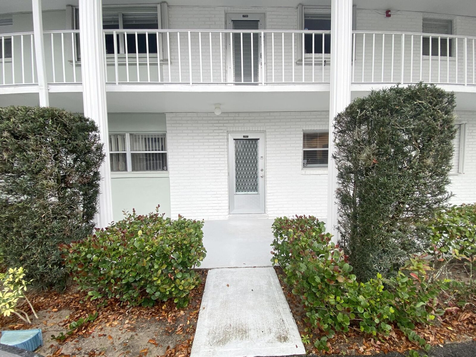 Property Photo: 2760 SW 22nd Avenue 1707 FL 33445