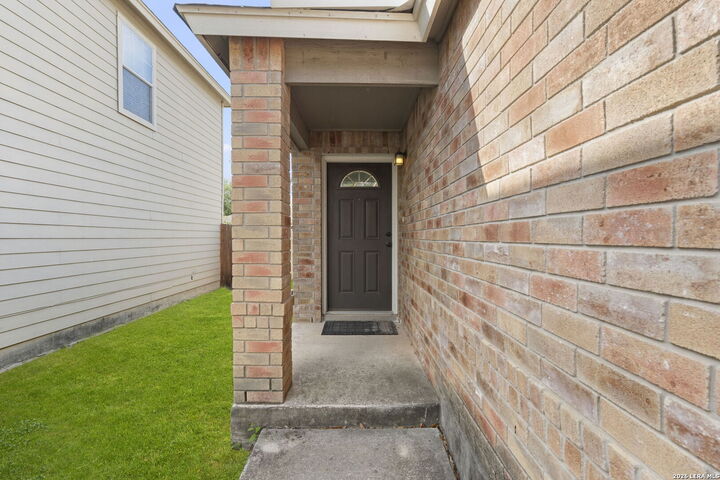 Property Photo:  10132 Del Lago  TX 78245 