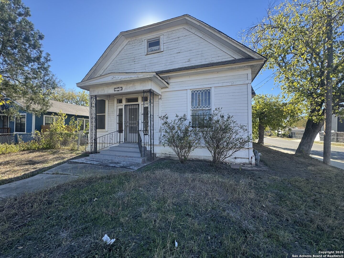Property Photo:  2424 Buena Vista  TX 78207 