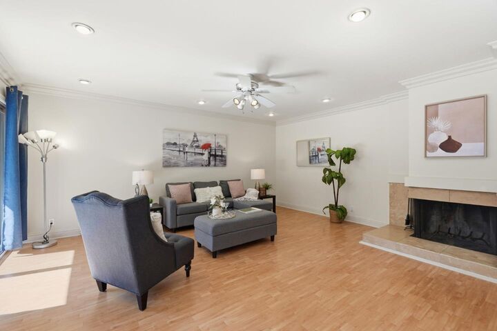 Property Photo:  500 West Middlefield Road 20  CA 94043 