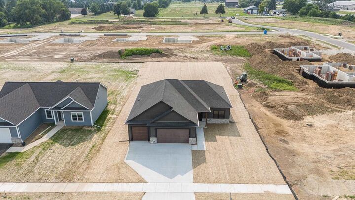 Property Photo: 3829 N Woodbury Lane WI 53545