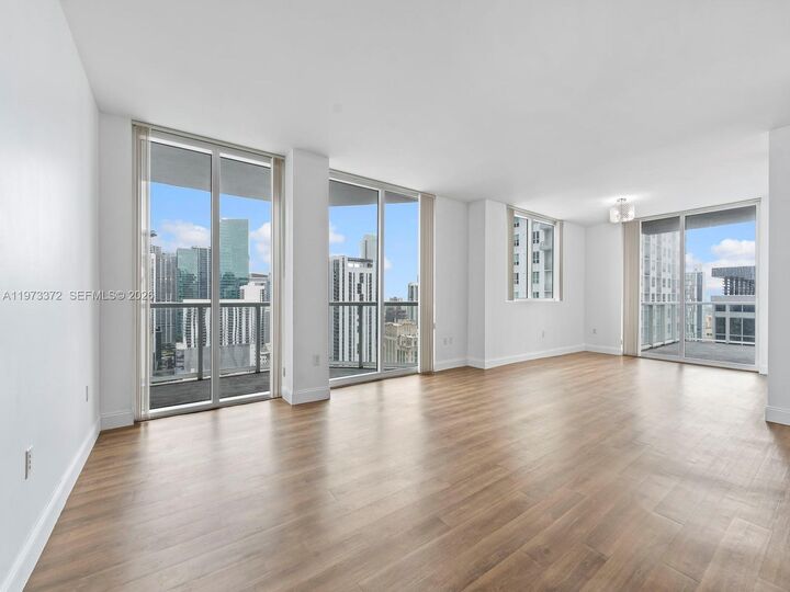 Property Photo:  253 NE 2nd St 3108  FL 33132 