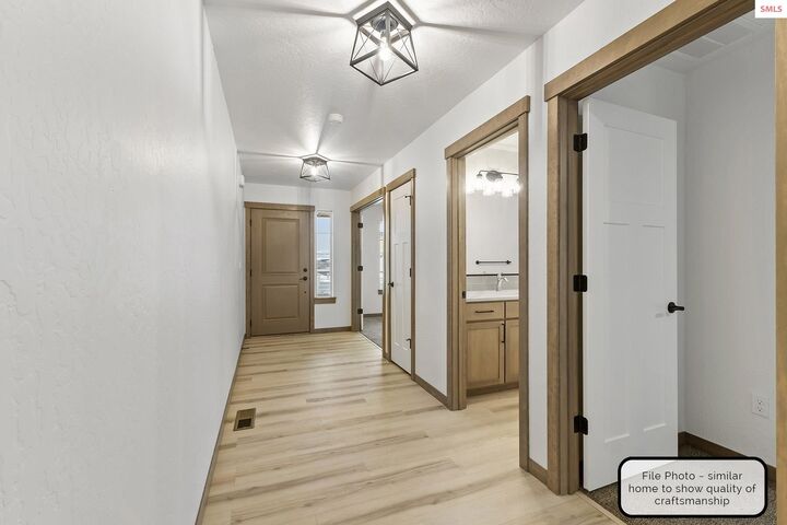 Property Photo: Lt 3 Blk 2 E Valley St S ID 83822