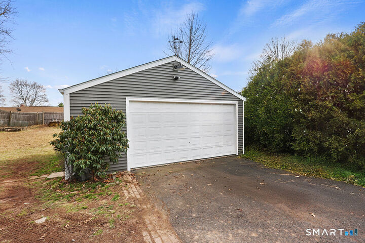 Property Photo:  7 Stepney Circle  CT 06067 