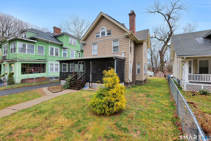 Property Photo:  382 Vine Street  CT 06112 