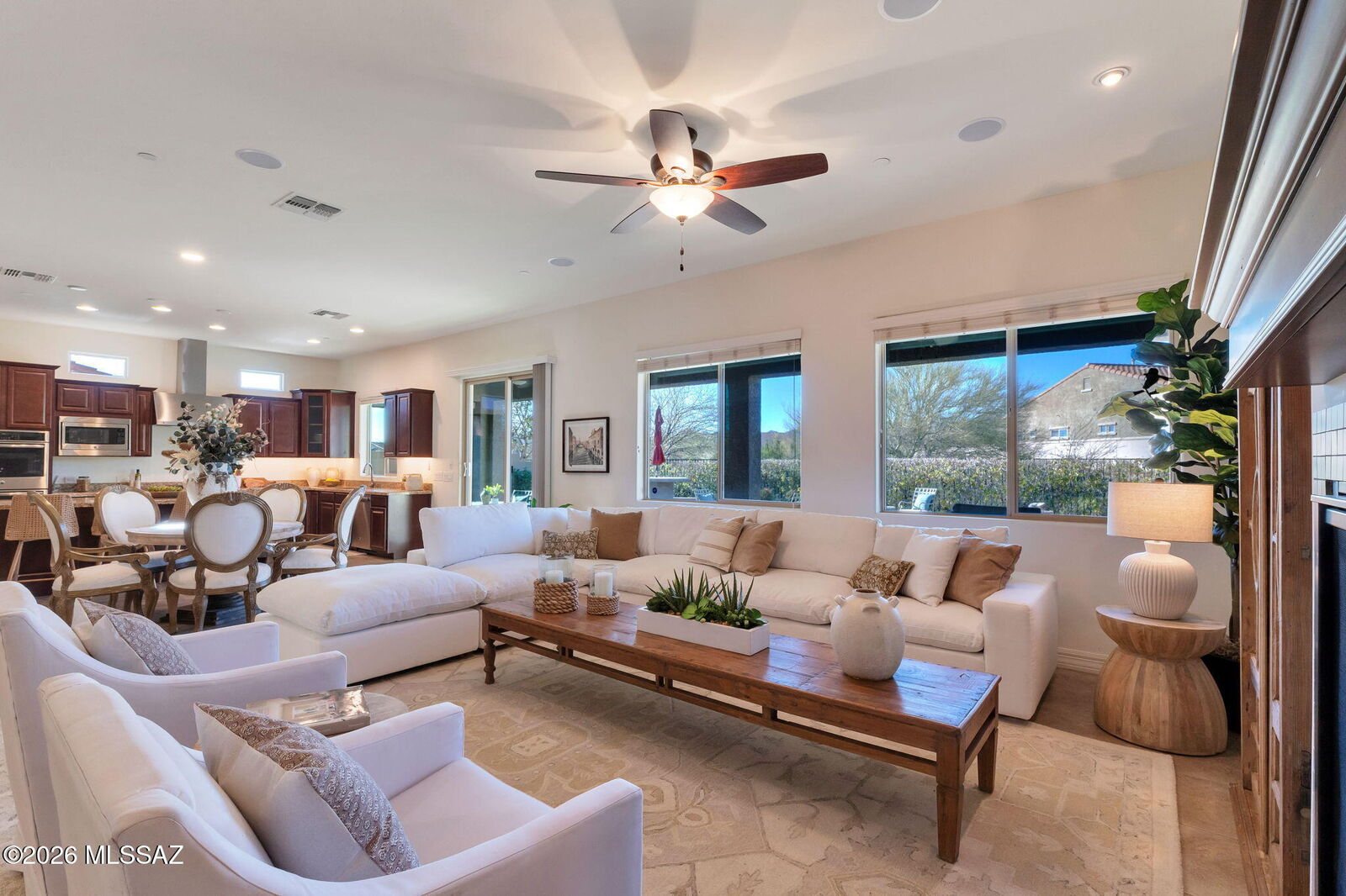 Property Photo:  964 W Golden Barrel Court  AZ 85755 