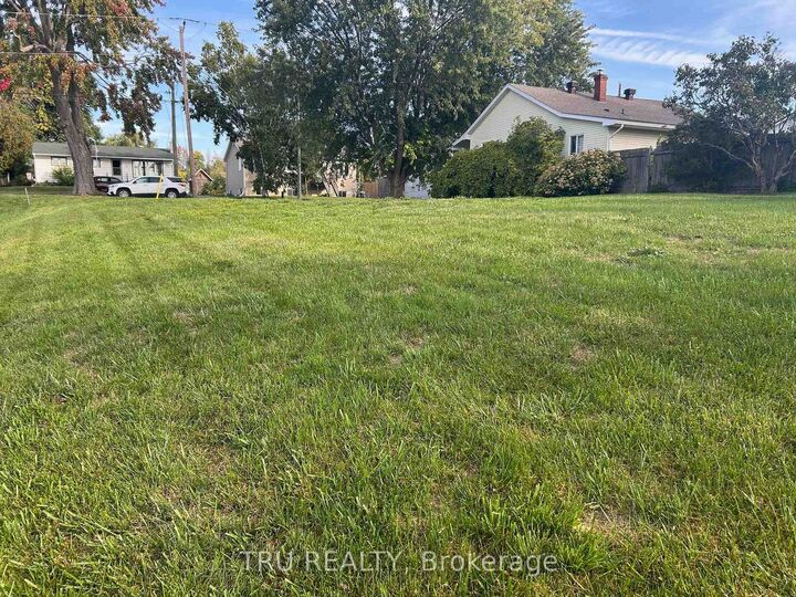 Property Photo:  9 Wellington Street W  ON K0E 1B0 