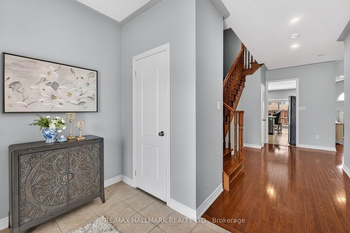 Property Photo: 77 Maurier Boulevard ON L6A 0V1