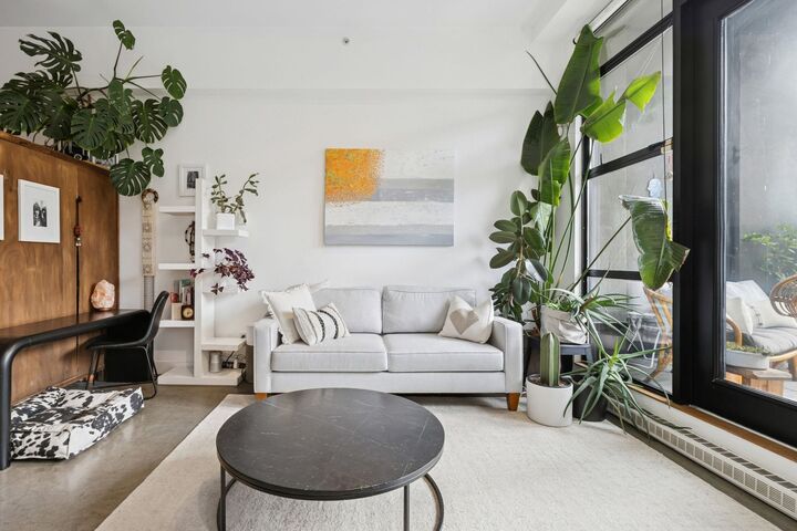 Property Photo:  2156 W 12th Avenue 10  BC V6K 2N2 