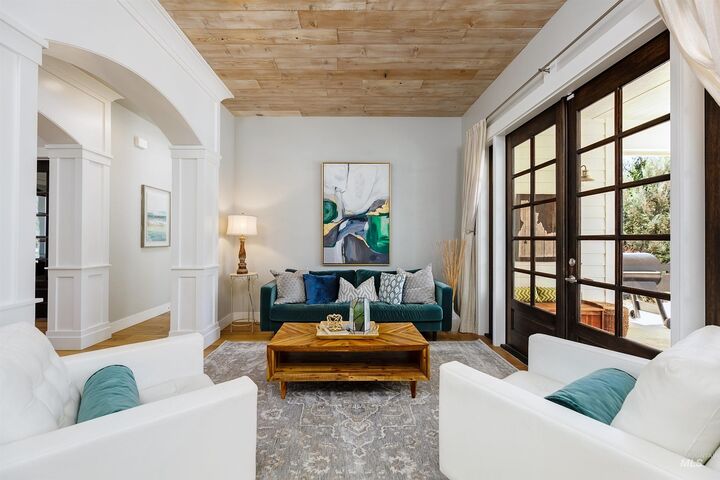 Property Photo:  2230 N Vizcaya Way  ID 83616 