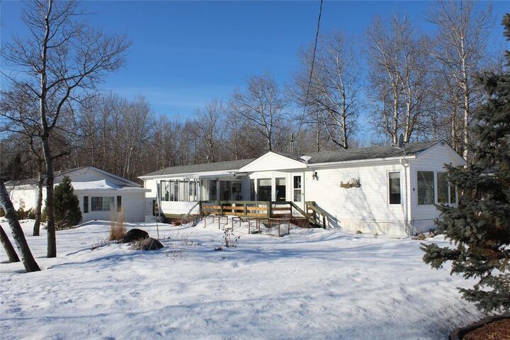 Property Photo:  9 Sunset Drive  MB R5H 1H6 