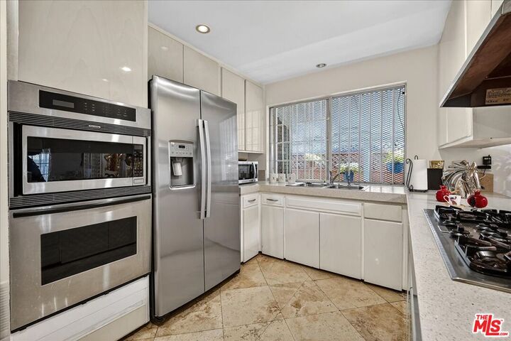 Property Photo: 3430 McLaughlin Ave CA 90066