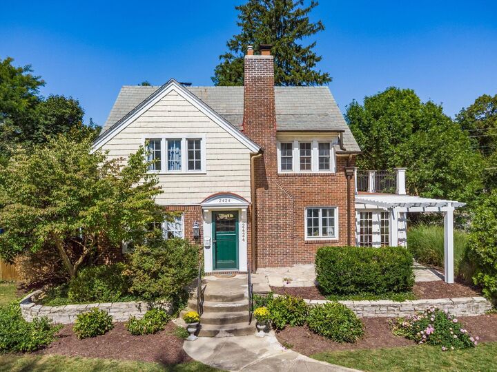 Property Photo:  2424 Sherwood Road  OH 43209 