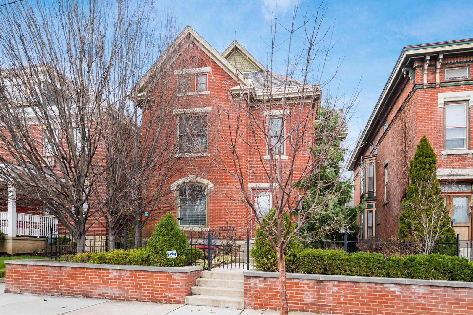 Property Photo: 80 W Starr Avenue OH 43201