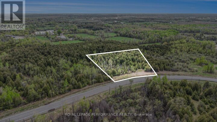 7 McDonell Crescent — photo 1