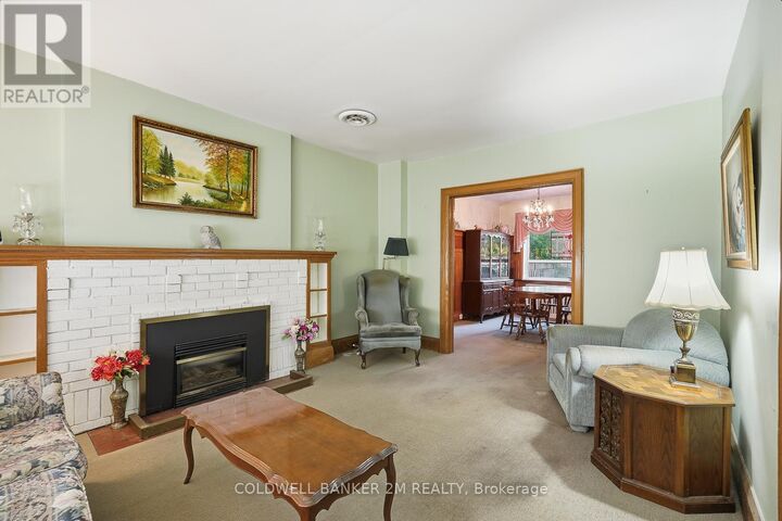 Property Photo: 296 Briar Hill Avenue ON M4R 1J2