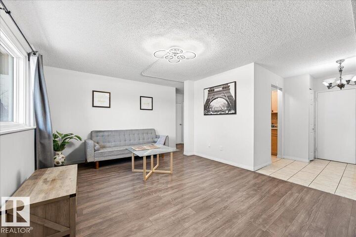 Property Photo: 2111 14 Street 101 AB T2B 3M3