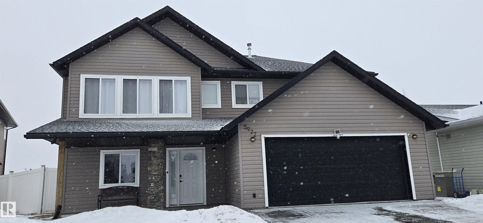 Property Photo:  5922 45A Street  AB T9C 1V8 