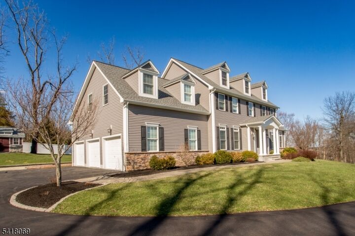 Property Photo:  4 Ashton Ct  NJ 08822 