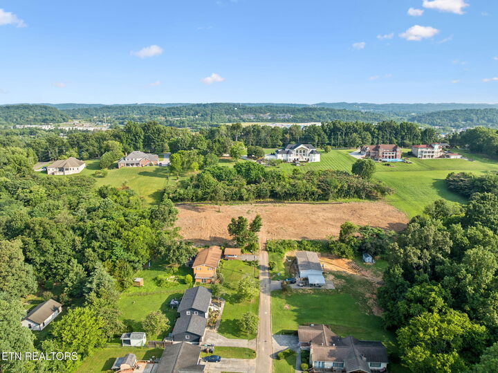 Property Photo: 1636 Leconte Rd TN 37914