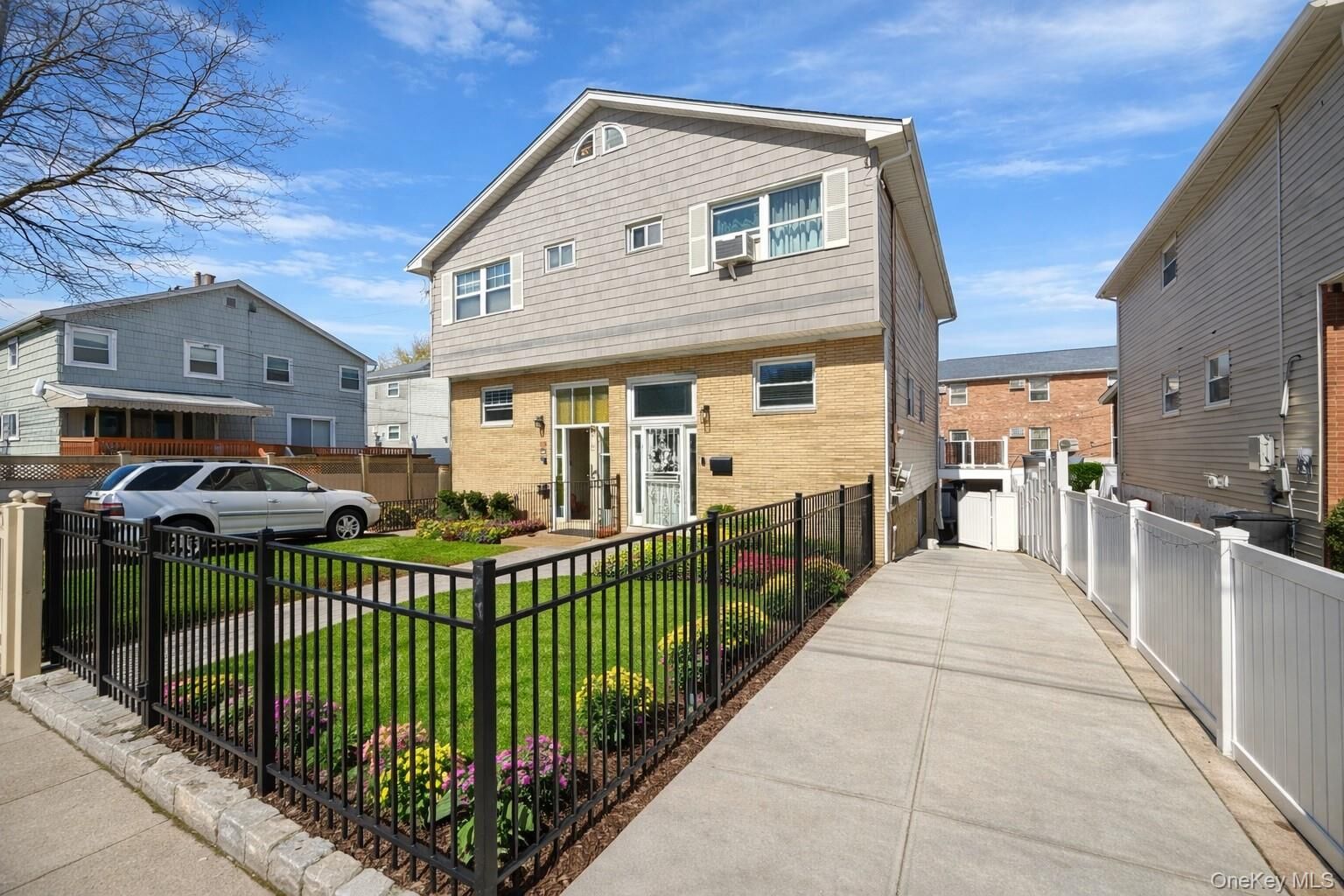 Property Photo:  1663 Waring Avenue  NY 10469 