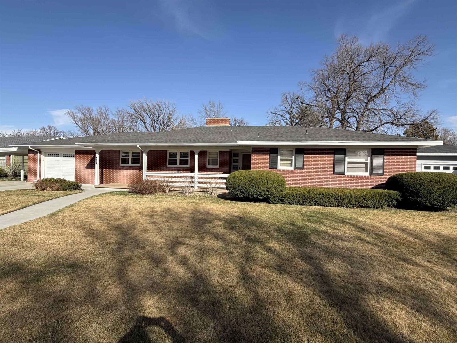 Property Photo: 225 McDonald Ave NE 69101