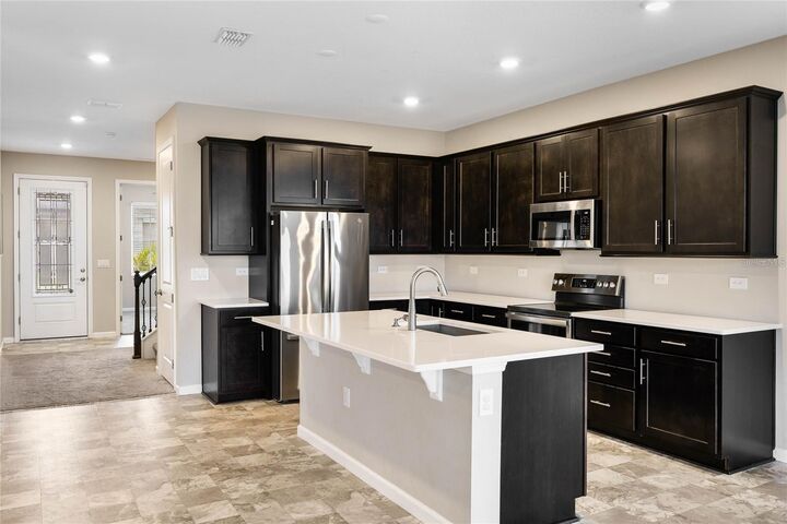 Property Photo: 1108 Sugarwood Street FL 33837