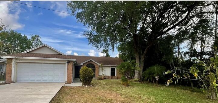 Property Photo:  708 Del Rio Way  FL 34758 