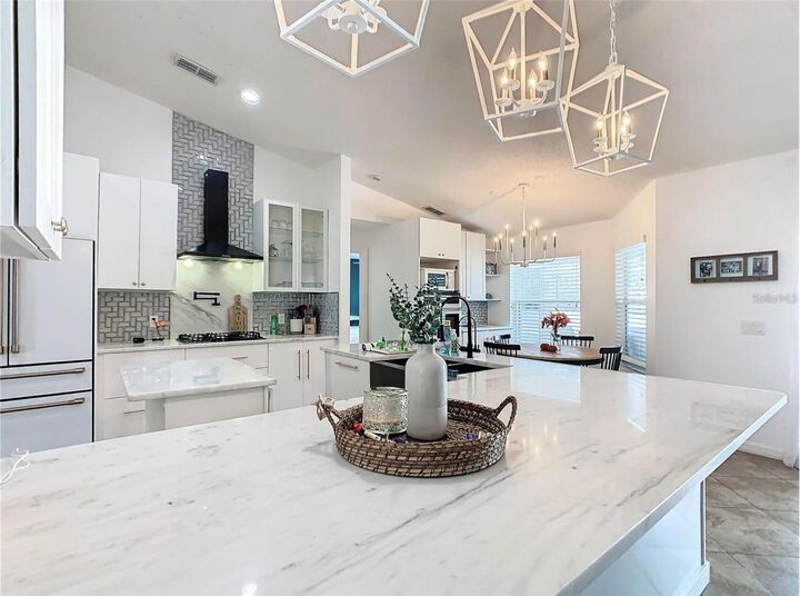 Property Photo:  104 Sanderling Drive  FL 33881 