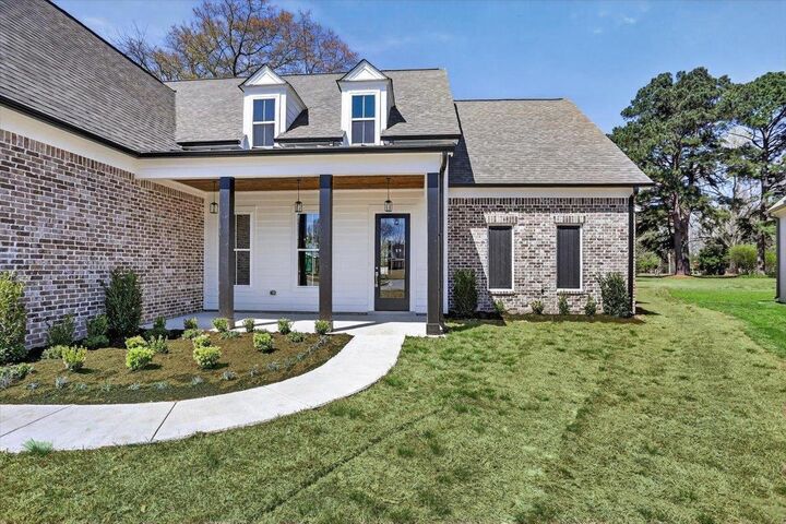 Property Photo:  265 Nebhut Ln  TN 38066 