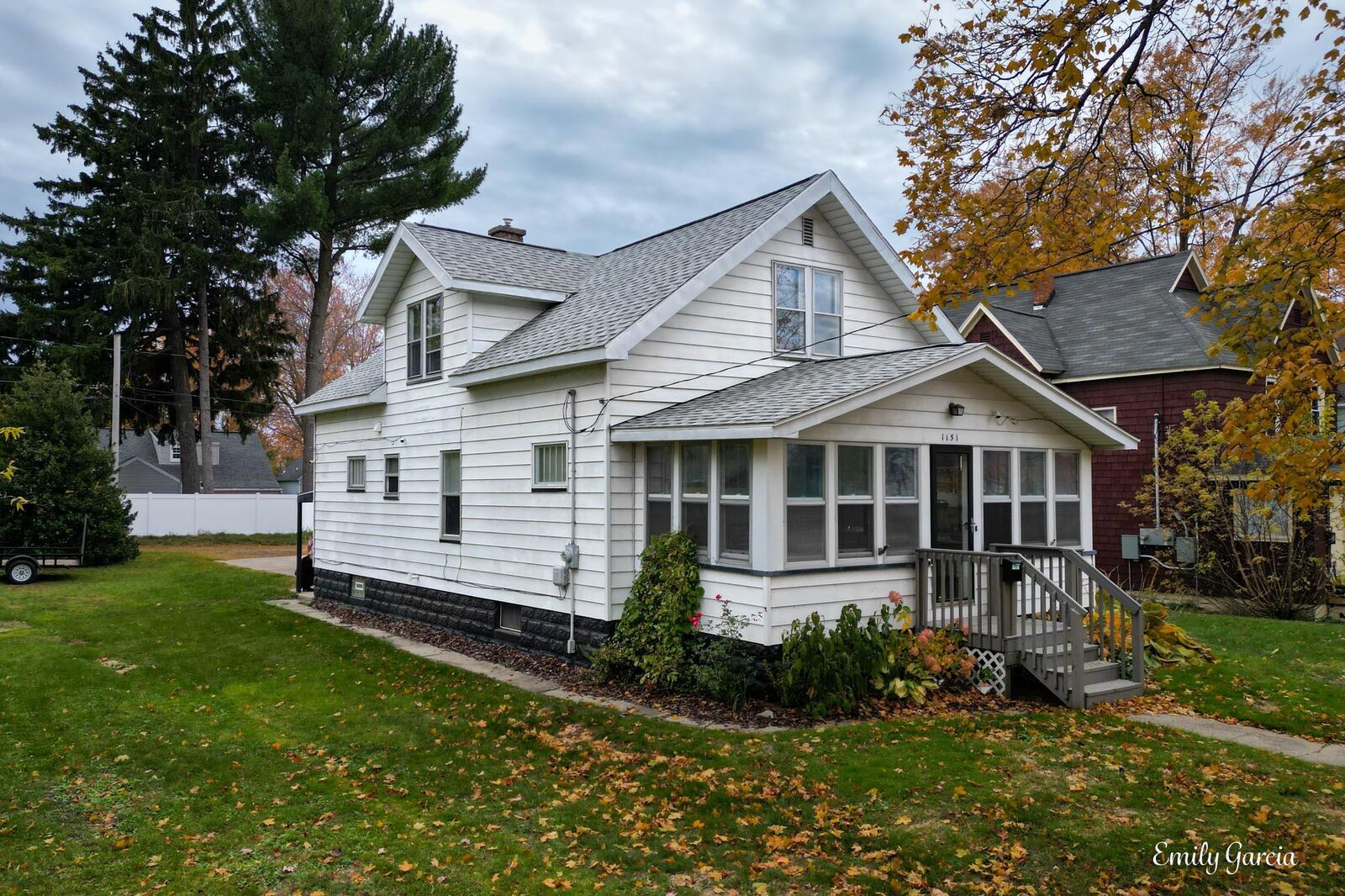 Property Photo:  1151 W Dale Avenue  MI 49441 