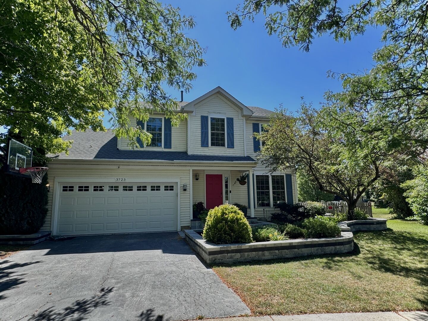 Property Photo: 3723 Edgebrook Court IL 60504