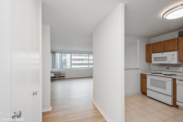 Property Photo:  211 E Ohio Street 2107  IL 60611 