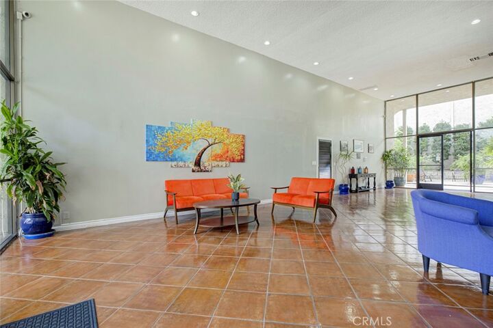 Property Photo:  1401 Valley View 206  CA 91202 