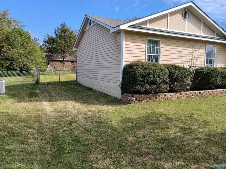 Property Photo: 813 Sunshine Street AL 35640