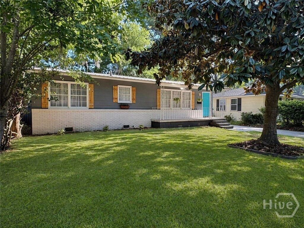 Property Photo:  1714 E 60th Street  GA 31404 