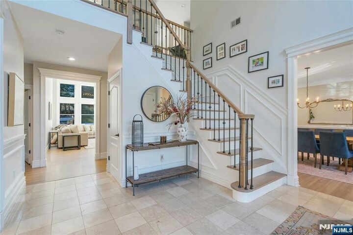 Property Photo:  533 W Saddle River Road  NJ 07458 