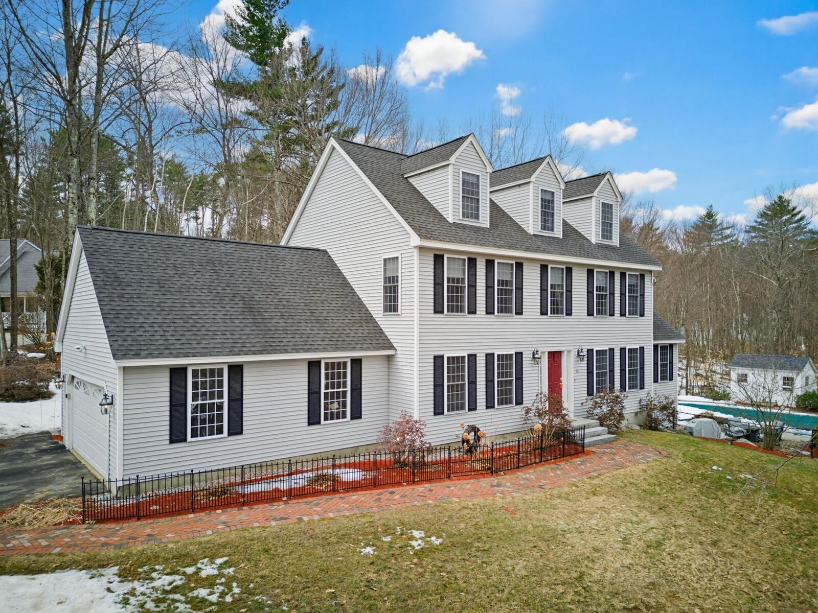 Property Photo:  43 Hampshire Hills Drive  NH 03304 