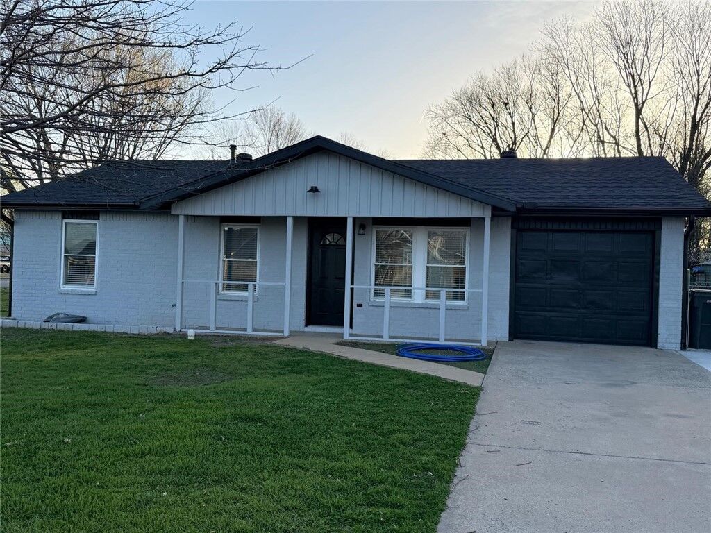 Property Photo:  2511 4th Street  AR 72756 