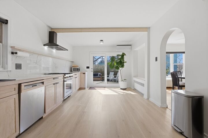 Property Photo:  11 Sherwood St 1  MA 02131 