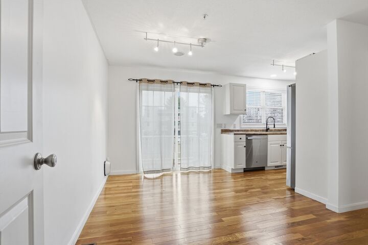 Property Photo: 1401 Pawtucket Blvd 2 MA 01854