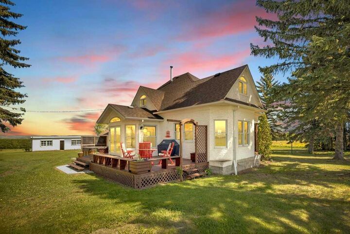 Property Photo:  430044 Highway 20  AB T0C 2J0 