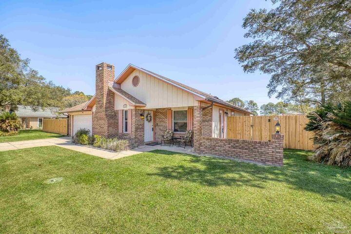 Property Photo:  2176 Calle De Cantabria  FL 32566 