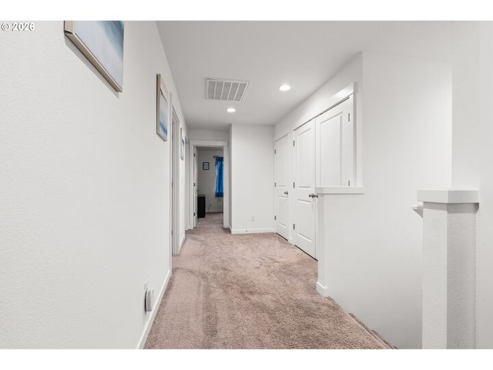 Property Photo:  1806 NE 11th Ave  WA 98604 
