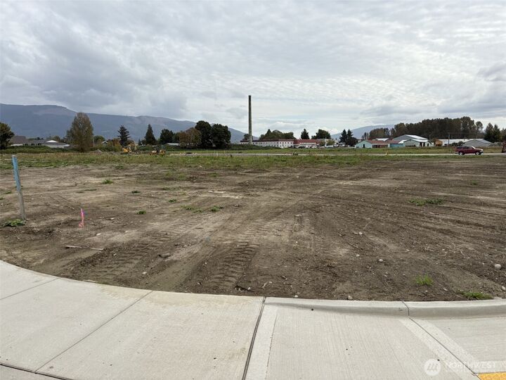 Property Photo:  212 W 4th Street S  WA 98247 