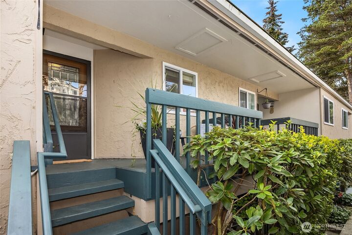 Property Photo:  794  Madison Avenue N Bldg A  WA 98110 