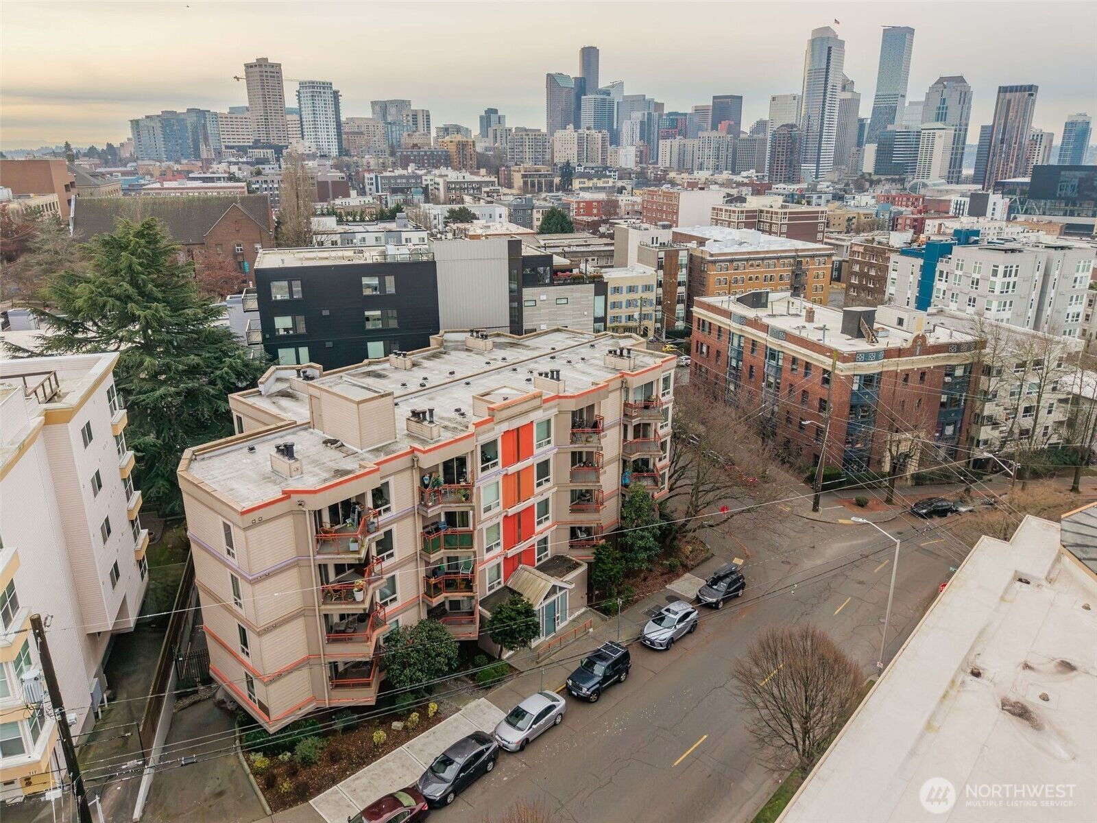 Property Photo:  711 E Denny Way 306  WA 98122 
