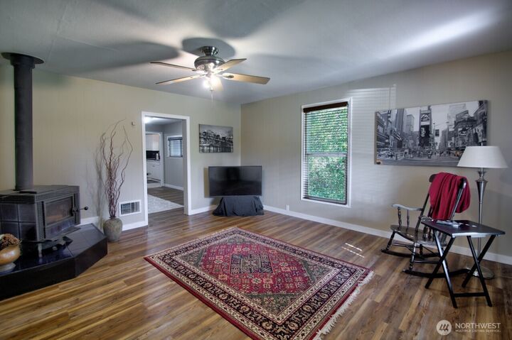 Property Photo:  1422  Brawne Avenue NW  WA 98502 