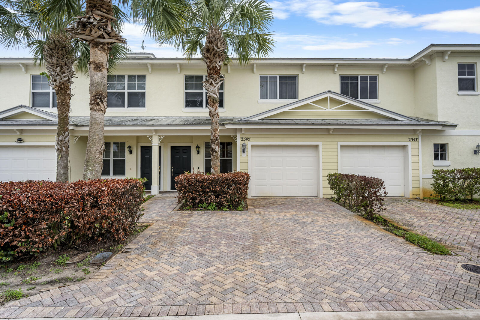 Property Photo:  2545 Creekside Drive  FL 34981 